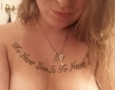 Nenita con aretes en las tetas (18)