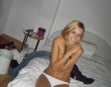 Tonya sexy rubia desnuda (18)