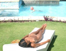 Dominicana tomando sol desnuda (6)