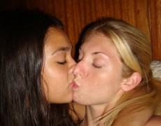 Jovencitas lesbianas se comen la concha (1)