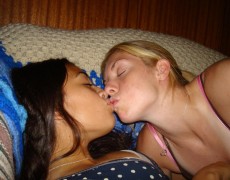 Jovencitas lesbianas se comen la concha (8)