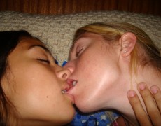 Jovencitas lesbianas se comen la concha (9)