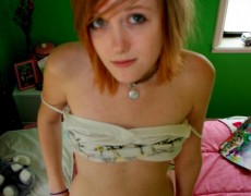 Linda geek desnuda (31)
