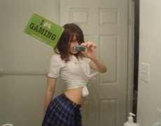Nenita gamer desnuda (13)