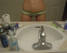 Nenita gamer desnuda (14)