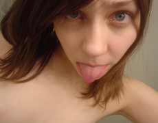 Nenita gamer desnuda (18)