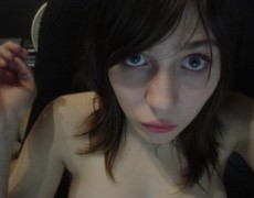 Nenita gamer desnuda (20)