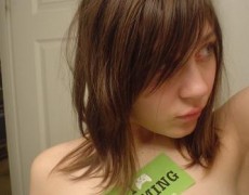 Nenita gamer desnuda (6)