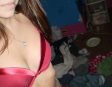 Nenita se calienta con vibrador morado (17)