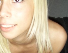 Rubia amateur abriendose el culo (33)