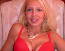 Rubia con lechita en la cara (29)
