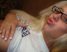Rubia con lentes selfie porno (9)