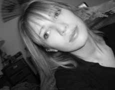Rubia dedeandose la concha (5)