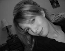 Rubia dedeandose la concha (6)
