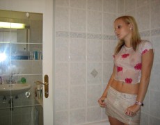 Rubia desnuda en el hotel (15)