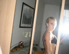 Rubia desnuda en el hotel (28)