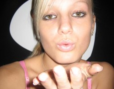 Rubia desnuda en el hotel (9)