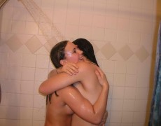 Universitarias lesbianas en orgia amateur (17)