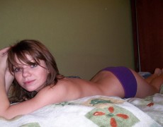 Morrita tetona desnuda (6)