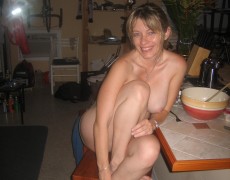 Ama de casa buenas tetas bien zorra (70)