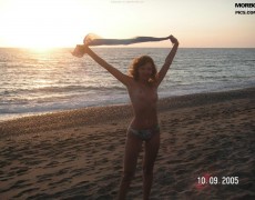 Jovencita nudista mostrando tetas (18)
