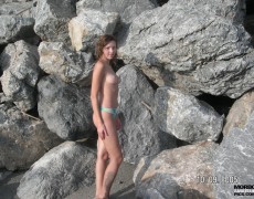 Jovencita nudista mostrando tetas (22)