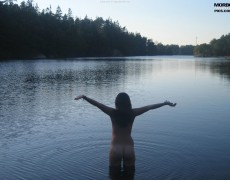 Dos dulces teen desnudas en un rio (19)