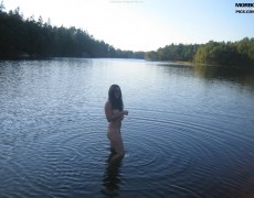 Dos dulces teen desnudas en un rio (6)