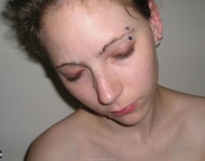 Jovencita tetona experta mamando (110)
